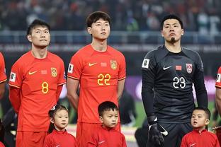 Hoàng Thiện Hồng, chủ soái đội tuyển bóng đá nam Hàn Quốc, quyên góp 40 triệu won để xây dựng trung tâm bóng đá Hàn Quốc
